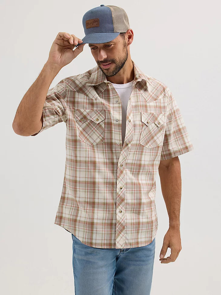 Wrangler Retro Men's S/S Sawtooth Pocket Plaid Western Snap Shirt in Wheat Brown