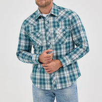 Wrangler Retro Men's L/S Sawtooth Pocket Plaid Western Snap Shirt in Teal