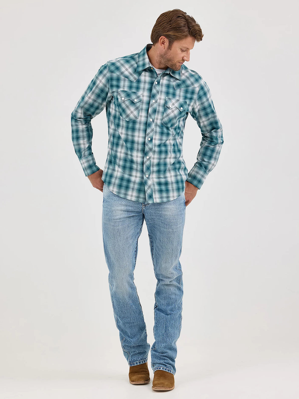 Wrangler Retro Men's L/S Sawtooth Pocket Plaid Western Snap Shirt in Teal
