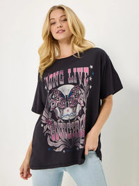 Wrangler x Lainey Wilson Long Live Cowgirls Oversized Tee in Black