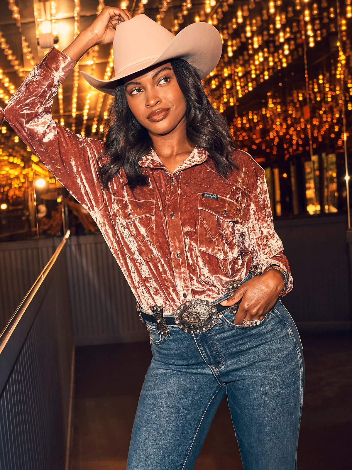 Wrangler Retro Women's L/S Boyfriend Button Down Velvet Shirt in Wine Crush