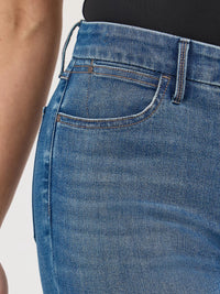 Wrangler Women's Bespoke High Rise Bootcut Jean in Regina