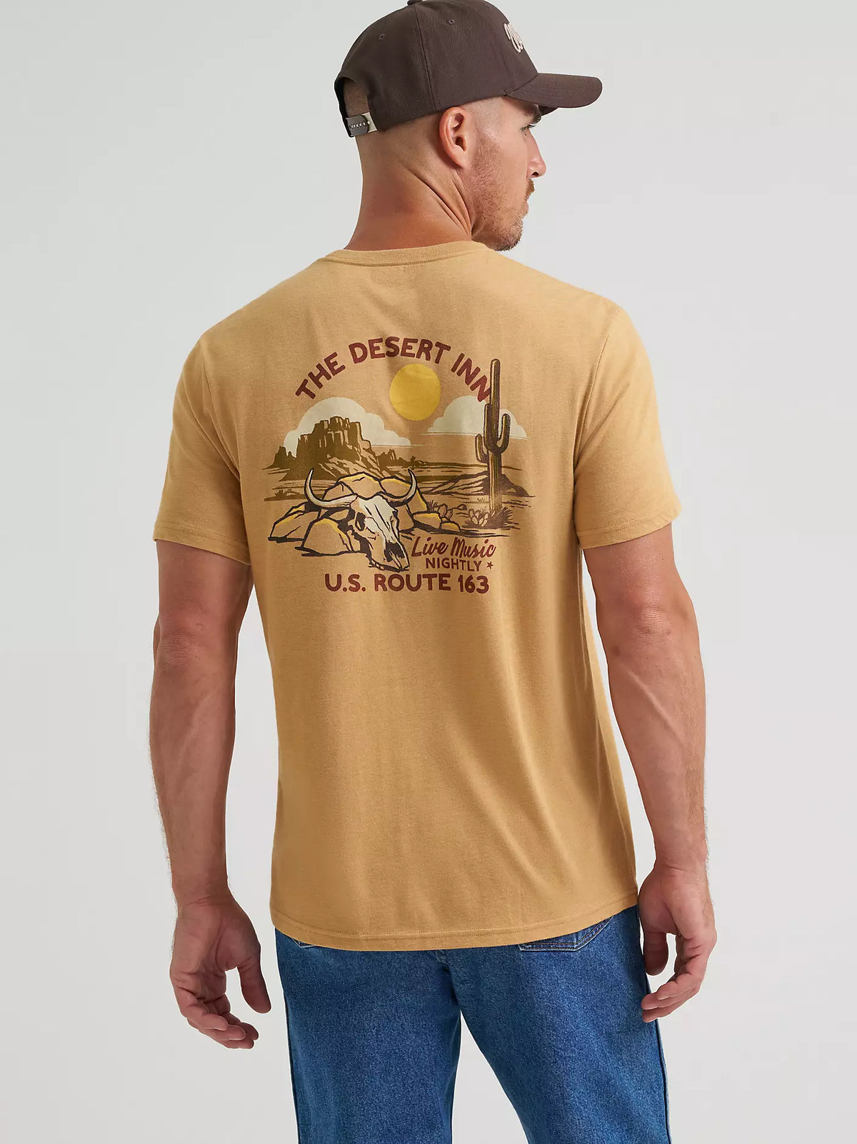 Wrangler Men's The Desert Inn Back Graphic T-Shirt in Apple Cinnamon Heather