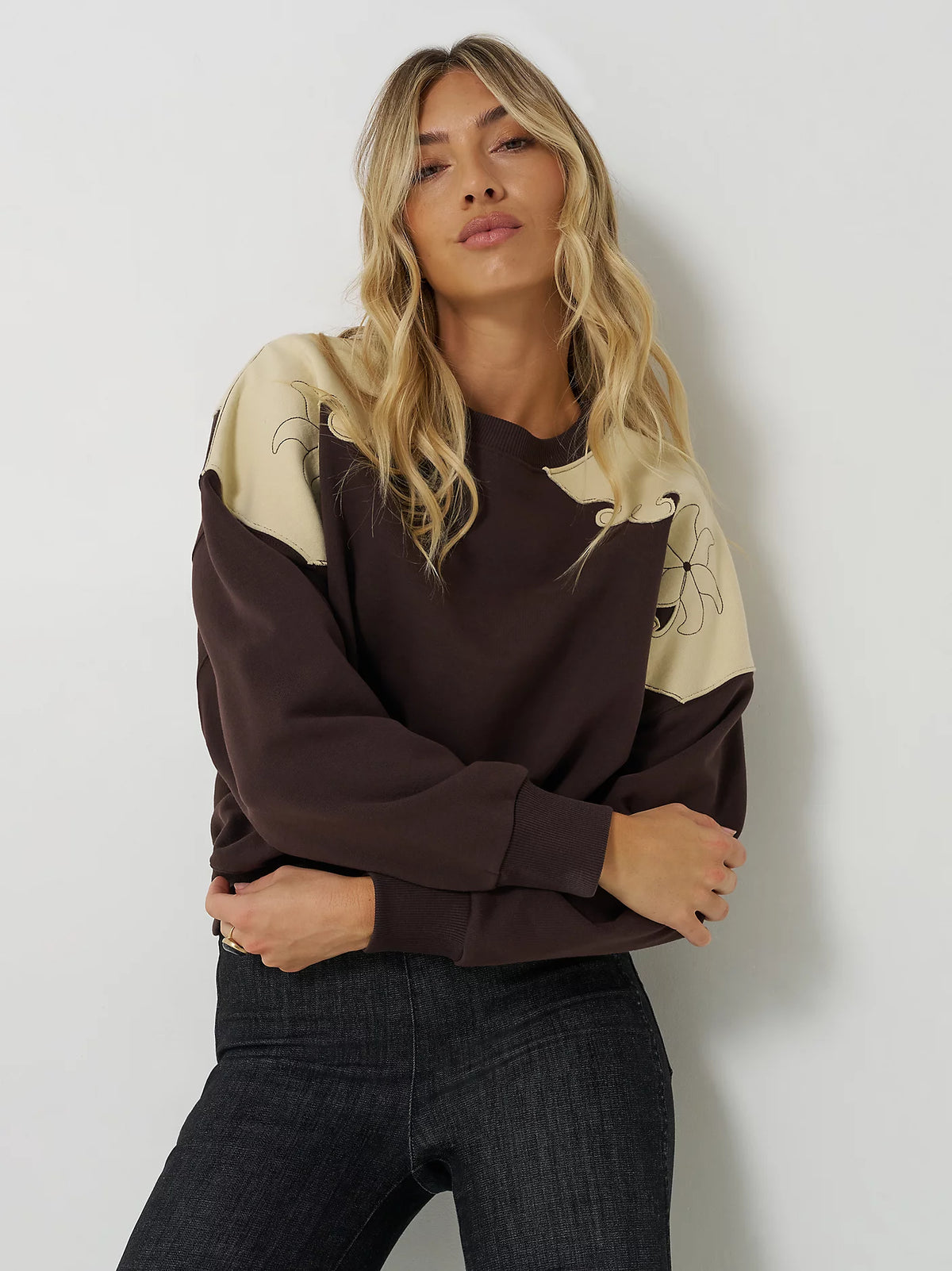 Wrangler x Lainey Wilson L/S French Terry Crew Pullover in Brown