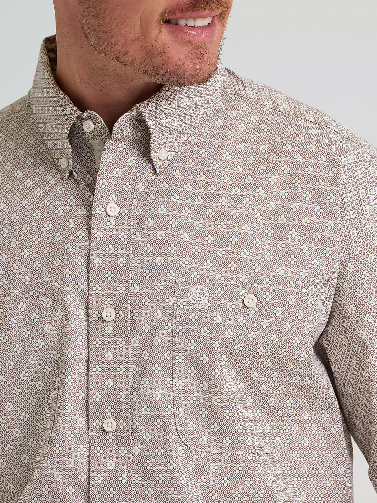 Wrangler George Strait Men's S/S Two Pocket Button Down Western Shirt in Floral Brown