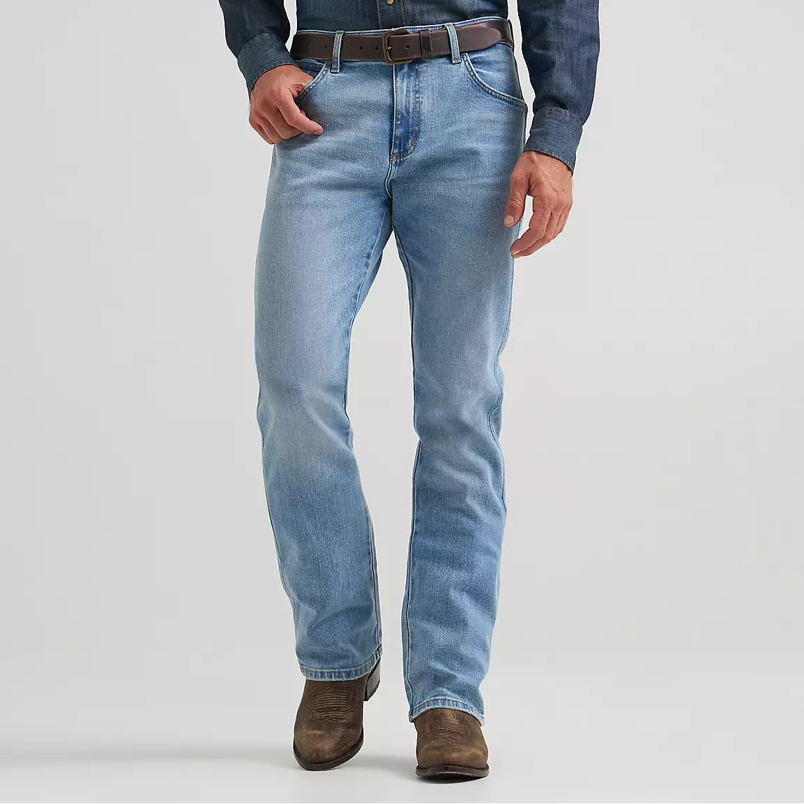 Wrangler Retro Men's Slim Fit Bootcut Jean in Cloverdale