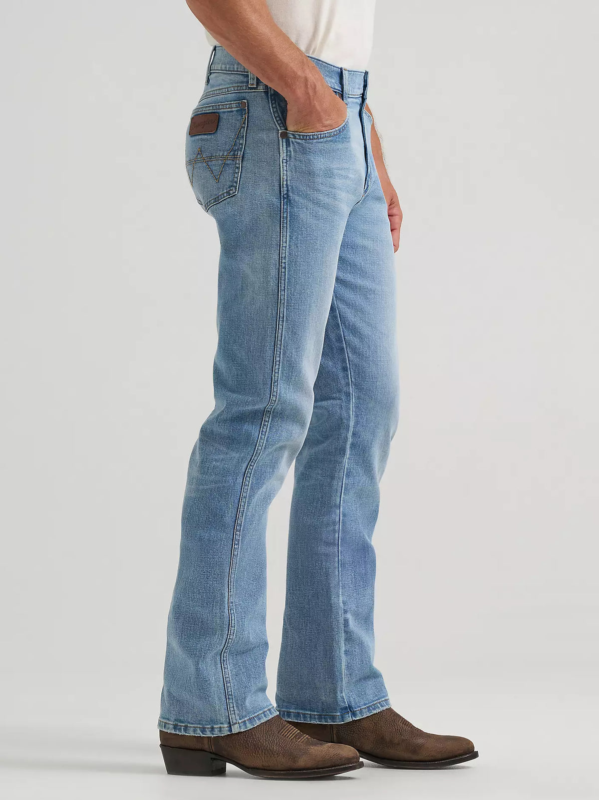 Wrangler Retro Men's Slim Fit Bootcut Jean in Cloverdale