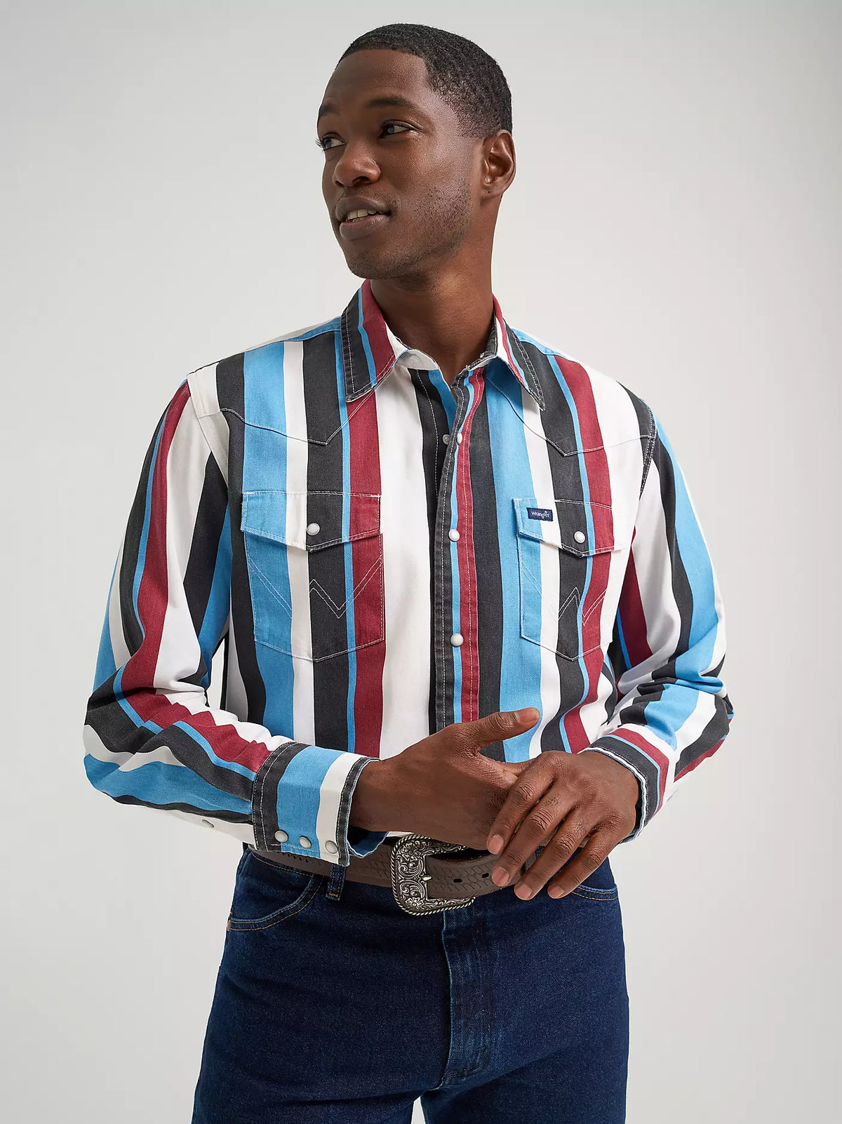 Wrangler Men's L/S Vintage Inspired Brushpopper Western Snap Work Shirt in Blue Raspberry