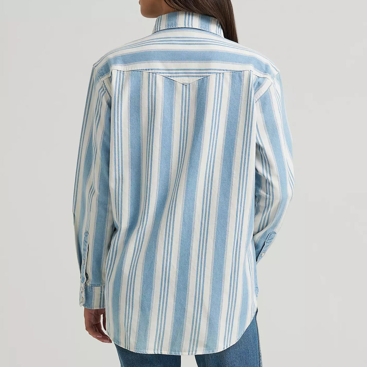 Wrangler Women's Retro L/S Brushpopper Boyfriend Western Snap Shirt in Pale Blue