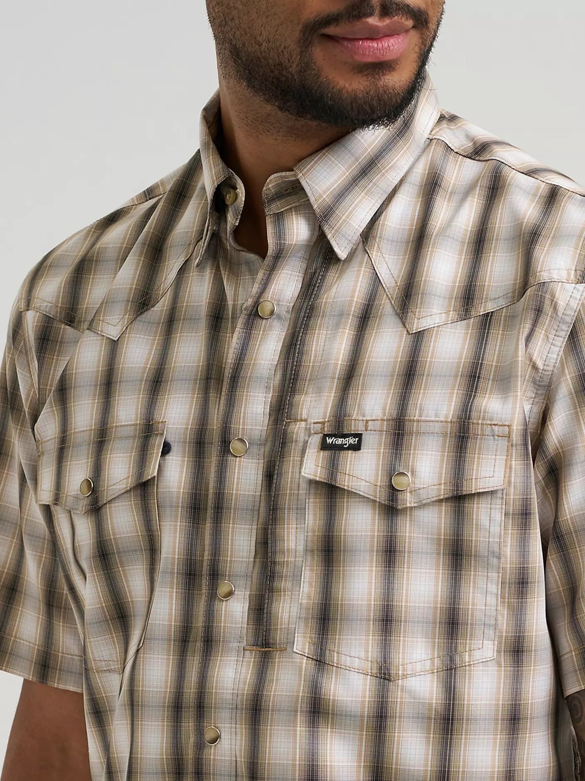 Wrangler All Terrain Gear Men's S/S Plaid Performance Snap Shirt in Travertine Plaid