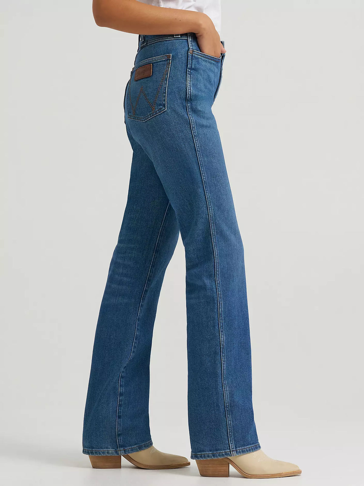 Wrangler Retro Women's Bailey High Rise Straight Leg Jean in Sylvia