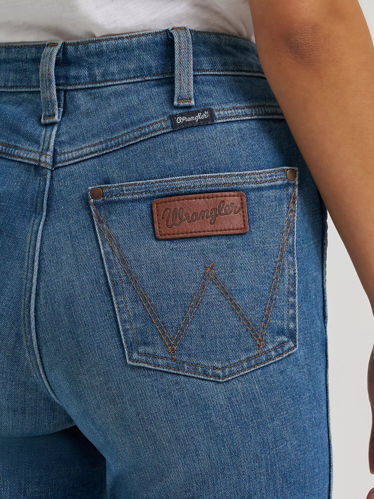 Wrangler Retro Women's Bailey High Rise Straight Leg Jean in Sylvia