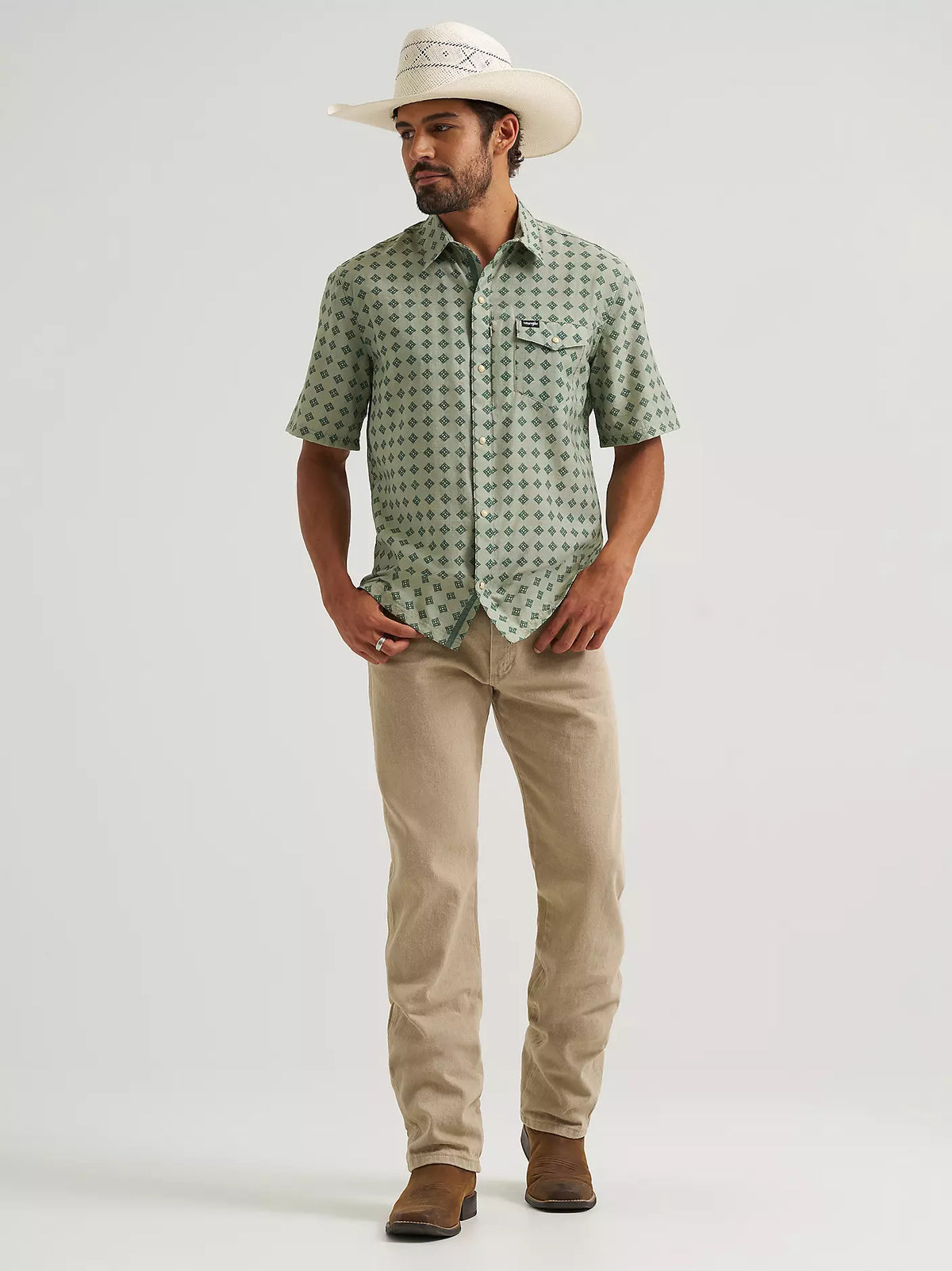 Wrangler All Terrain Gear Men's S/S Clean Snap Shirt in Foulard Tea