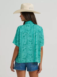 Wrangler Women's S/S Cowgirl Camp Snap Shirt in Green Square