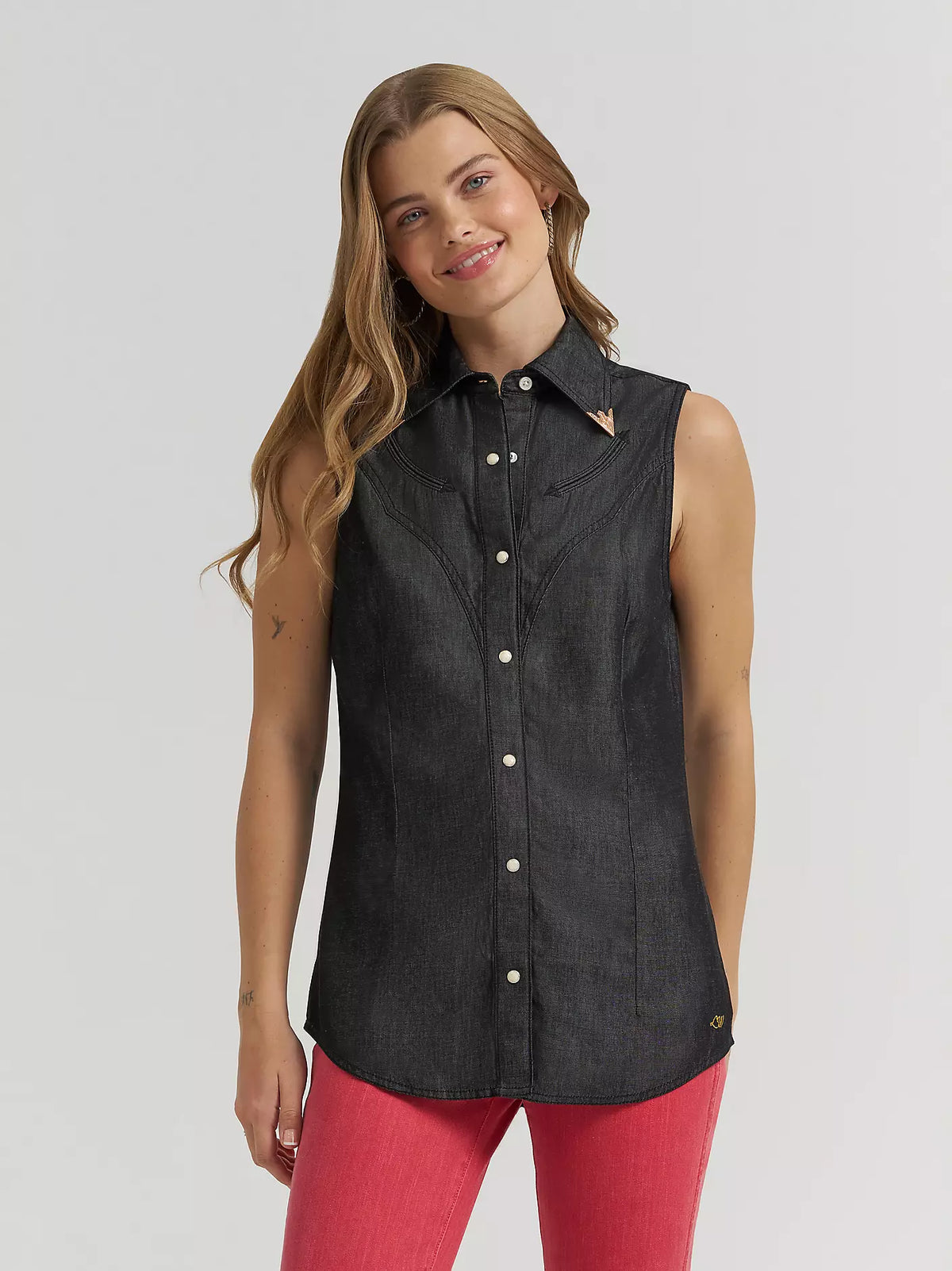 Wrangler x Lainey Wilson Women's Sleeveless Snap Shirt in Deep Black