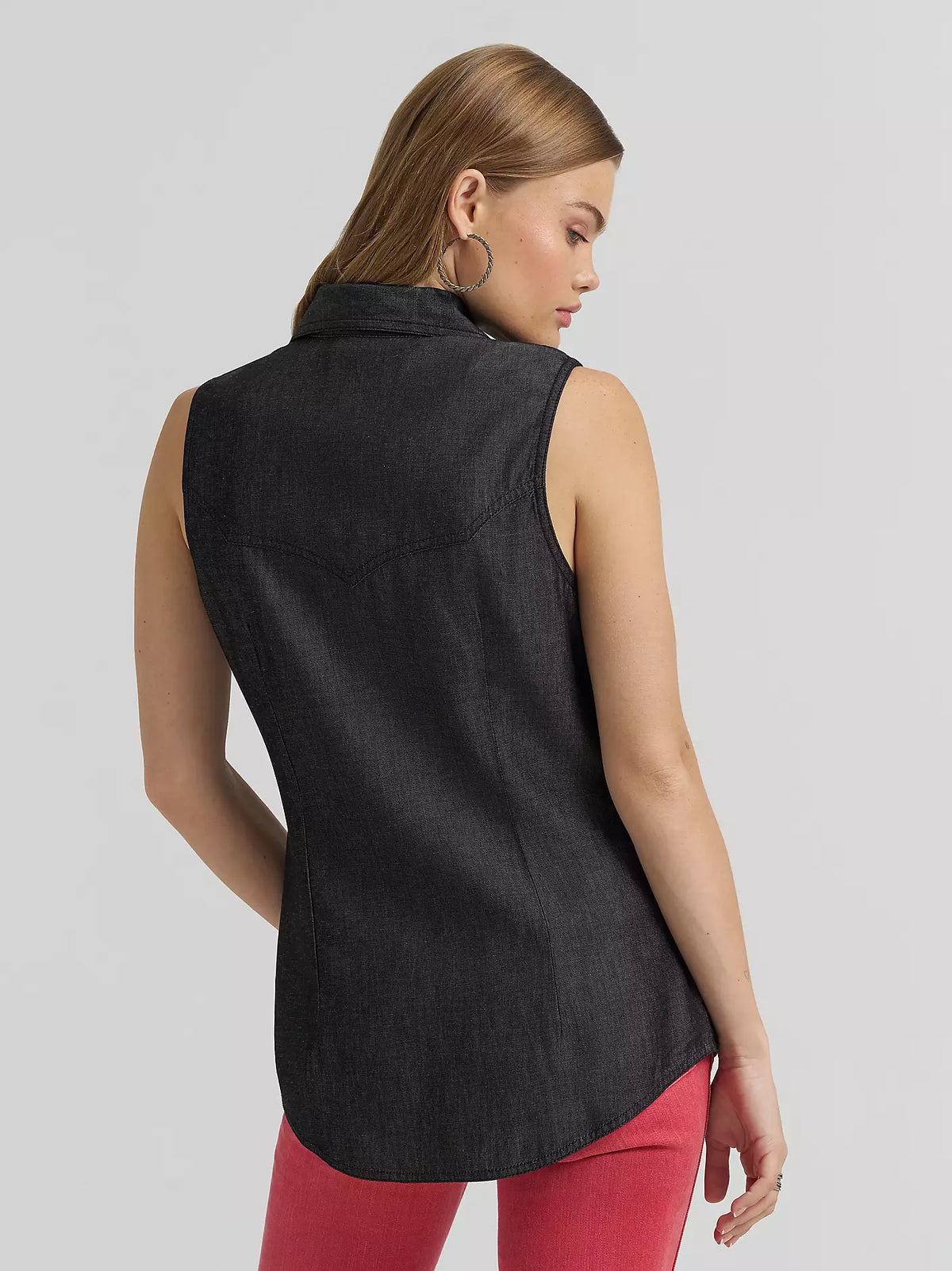 Wrangler x Lainey Wilson Women's Sleeveless Snap Shirt in Deep Black
