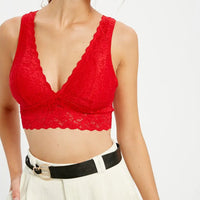 Scalloped Lace V-Neck Bralette in Red