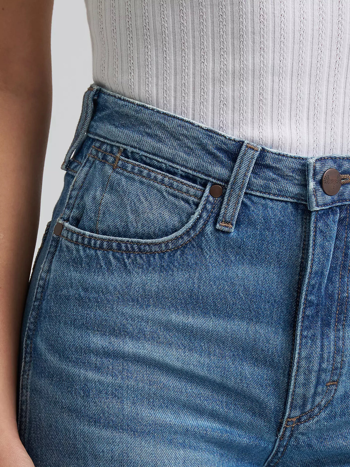 Wrangler Retro Women's Bailey High Rise Wide Leg Cuffed Jean in Melina