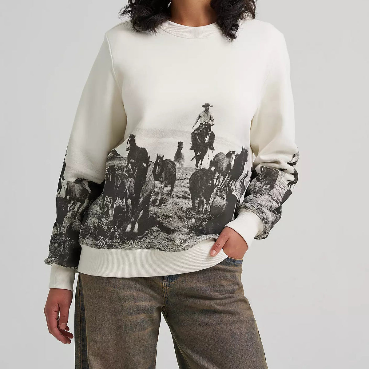 Wrangler Retro® Women's Archival Crew Sweatshirt in Egret
