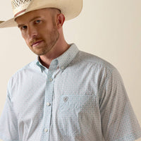 Ariat Men's S/S Wrinkle Free Welsh Classic Fit Button Down Shirt in White Multi Geo Print
