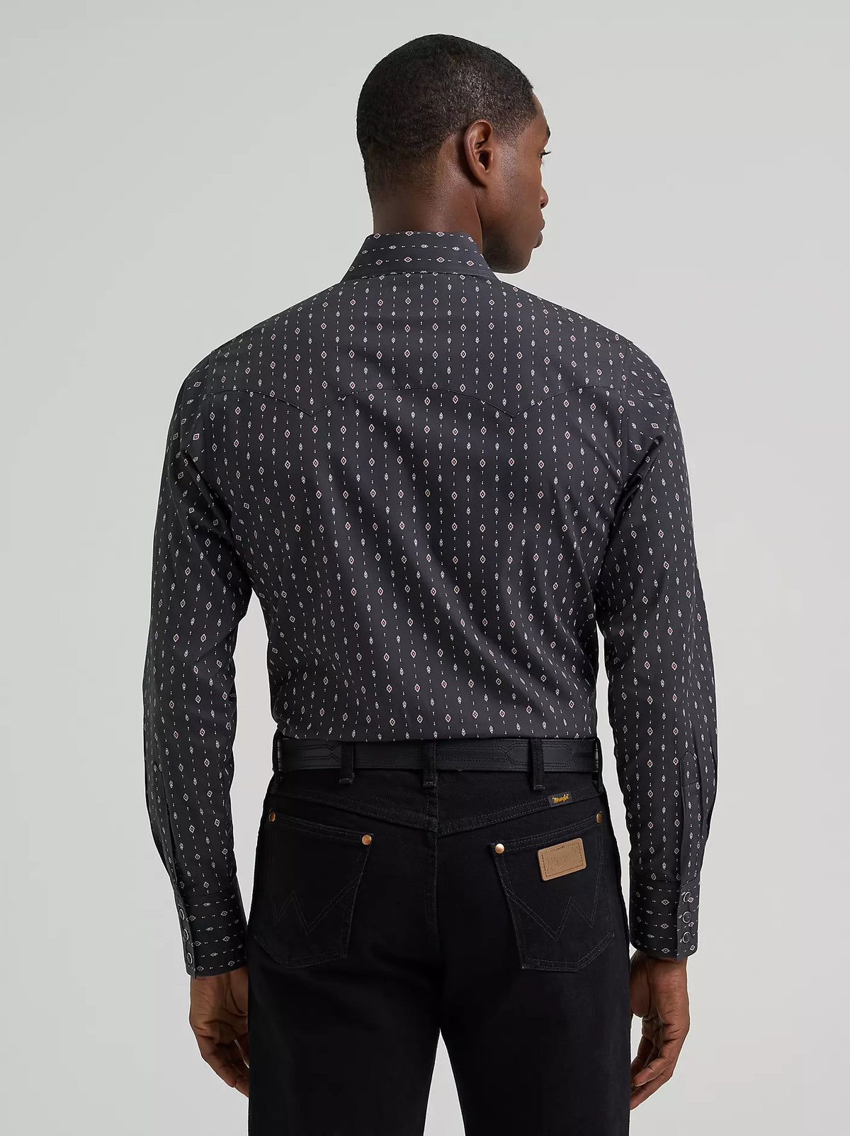 Wrangler Retro® Men's L/S Sawtooth Western Snap Shirt in Obsidian Chain