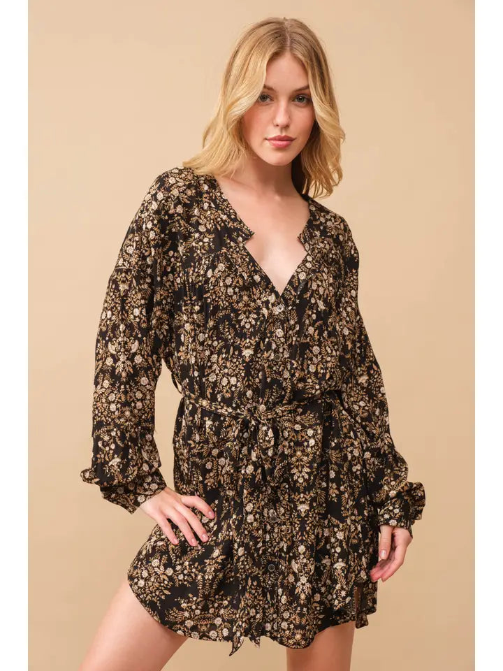 Women's L/S Crinkle Ditsy Floral Raw Hem Shift Dress in Black