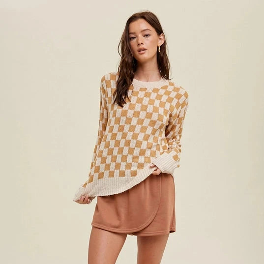 Women's Lightweight Checkered Pullover Sweater in Cream & Caramel