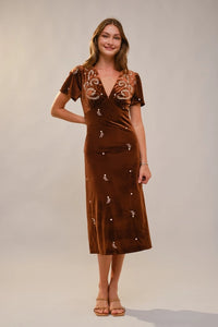 Women's S/S Floral Embroidered Midi Velvet Dress in Brown