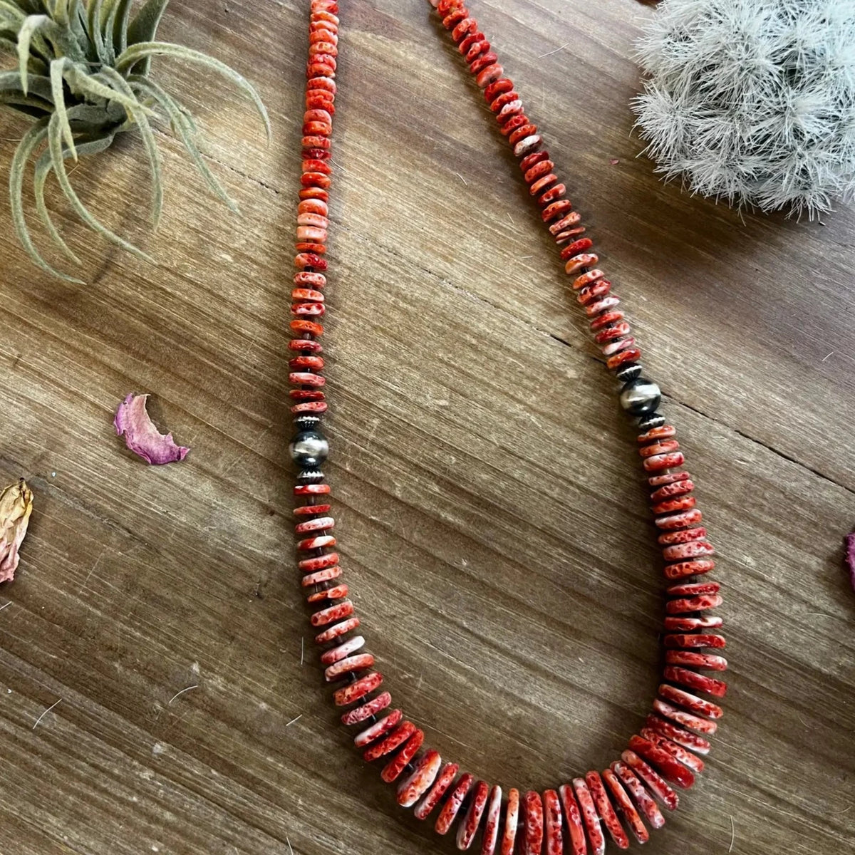 22" Graduated Spiny Oyster Necklace With Navajo Pearls