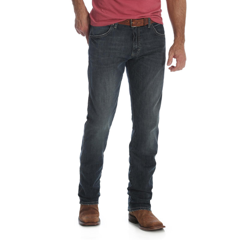 Wrangler Retro Men's Slim Straight Jean in Jerome