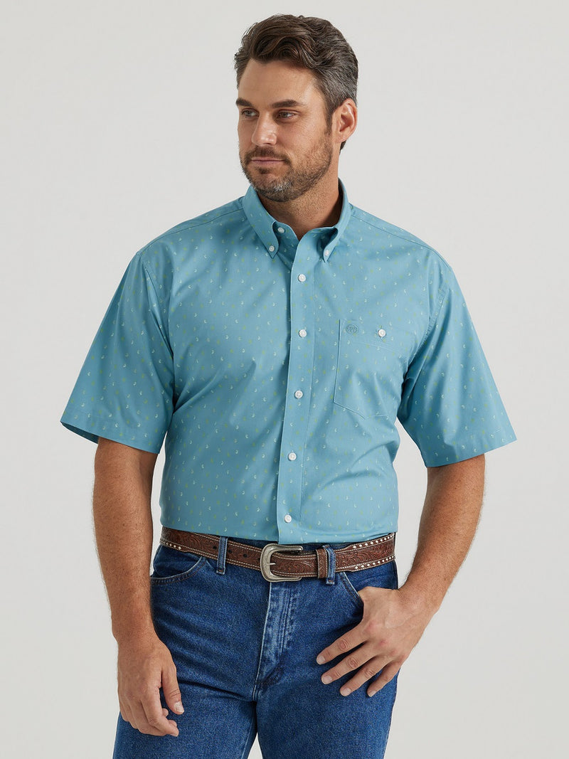 Wrangler Men's Classics S/S Button Down Shirt in Blue Paisley