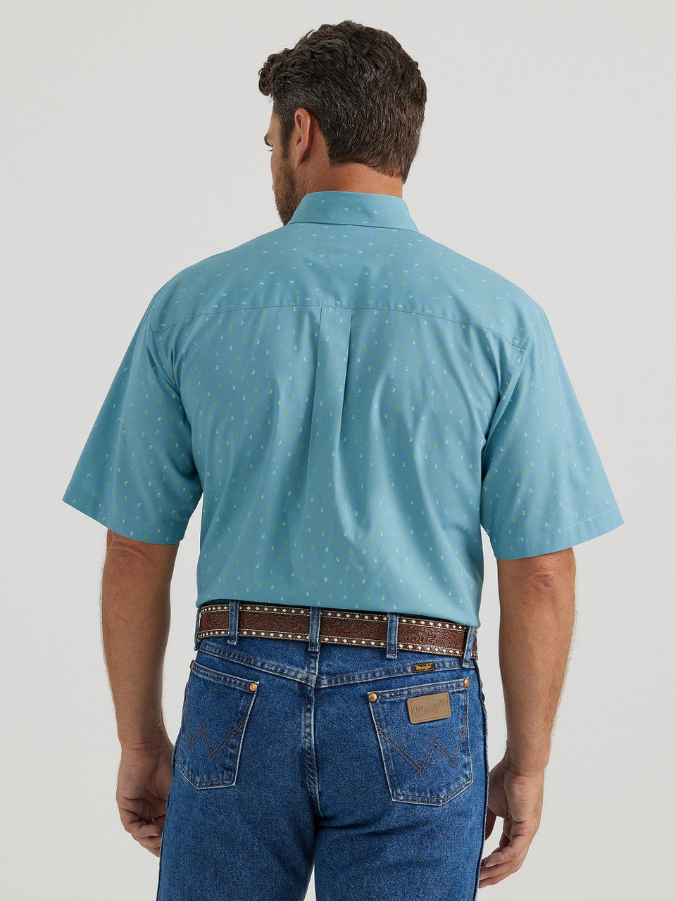 Wrangler Men's Classics S/S Button Down Shirt in Blue Paisley