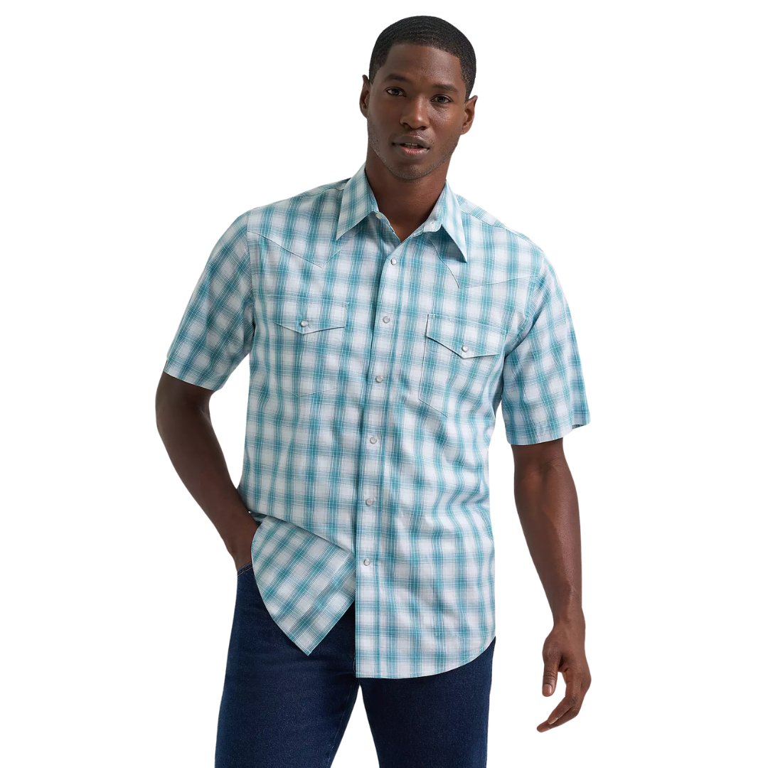 Wrangler Men's S/S Wrinkle Resist Western Snap Plaid Shirt in Pale Teal