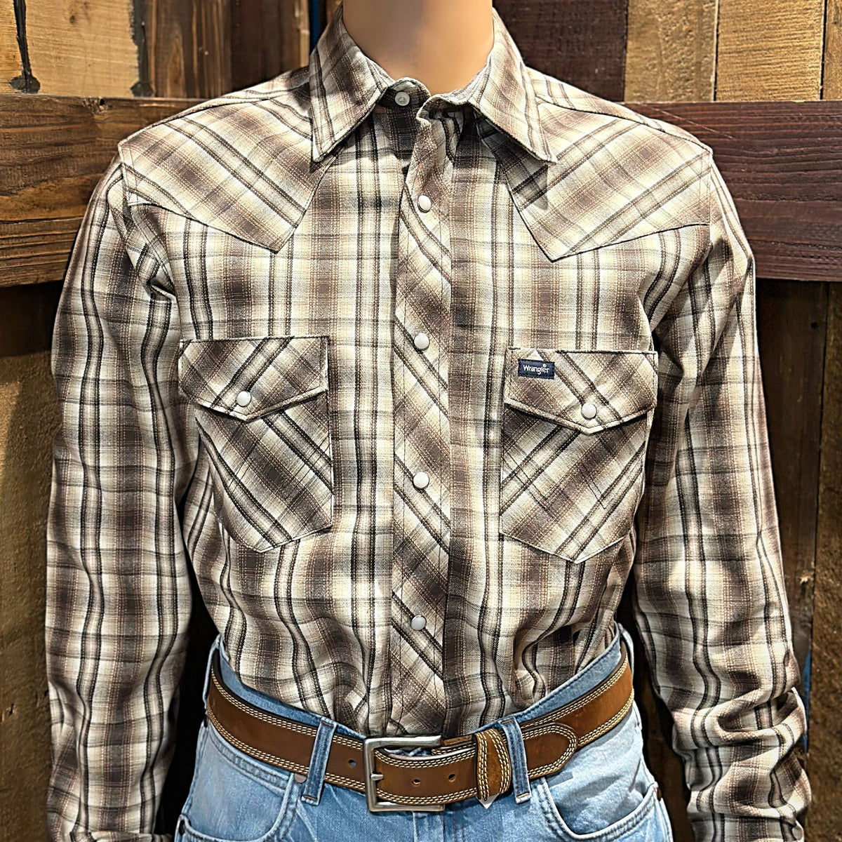 Wrangler Men's Premium Performance Advanced Comfort Long Sleeve Work Shirt