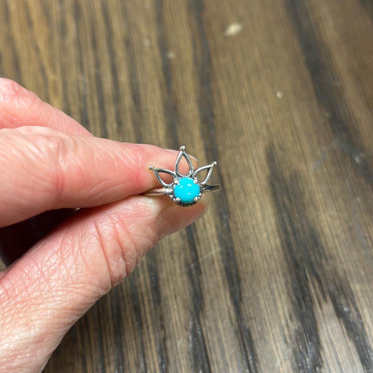 Sanchi and Filia Designs Sterling Silver Kingman Turquoise Ring (Multiple Sizes Available)