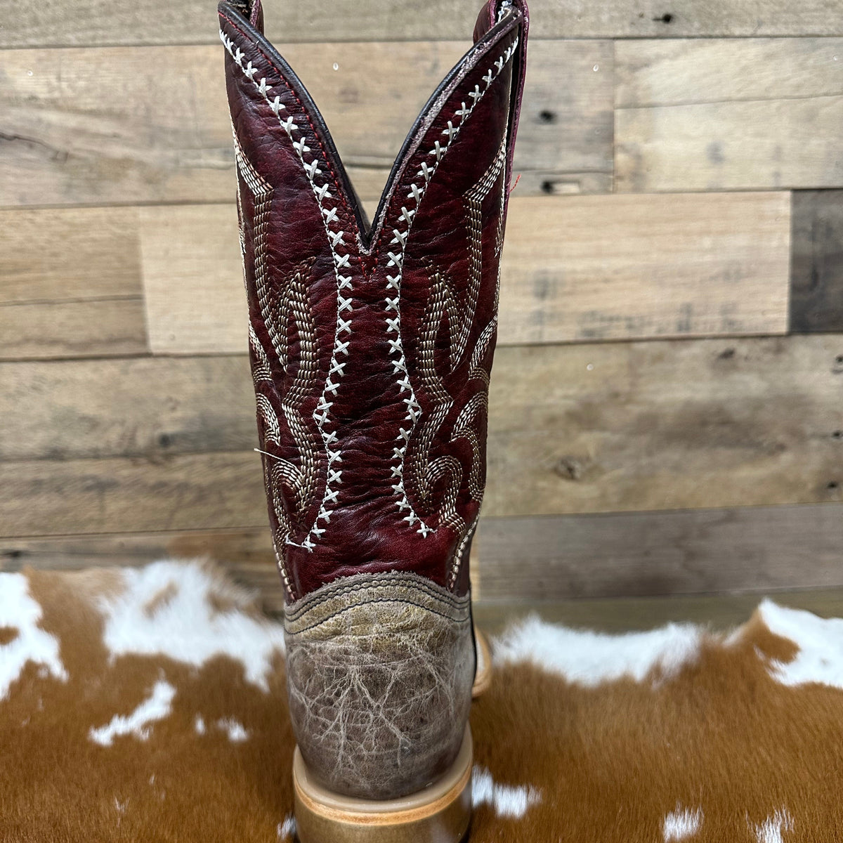 Circle G Men's Bone Embroidered Wide Square Toe Boot