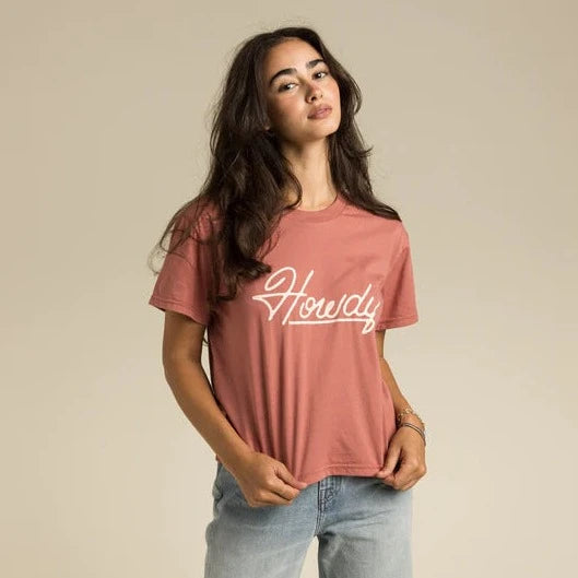Sendero Provisions Co. Women's Howdy Dude Cropped T-Shirt in Desert Sand