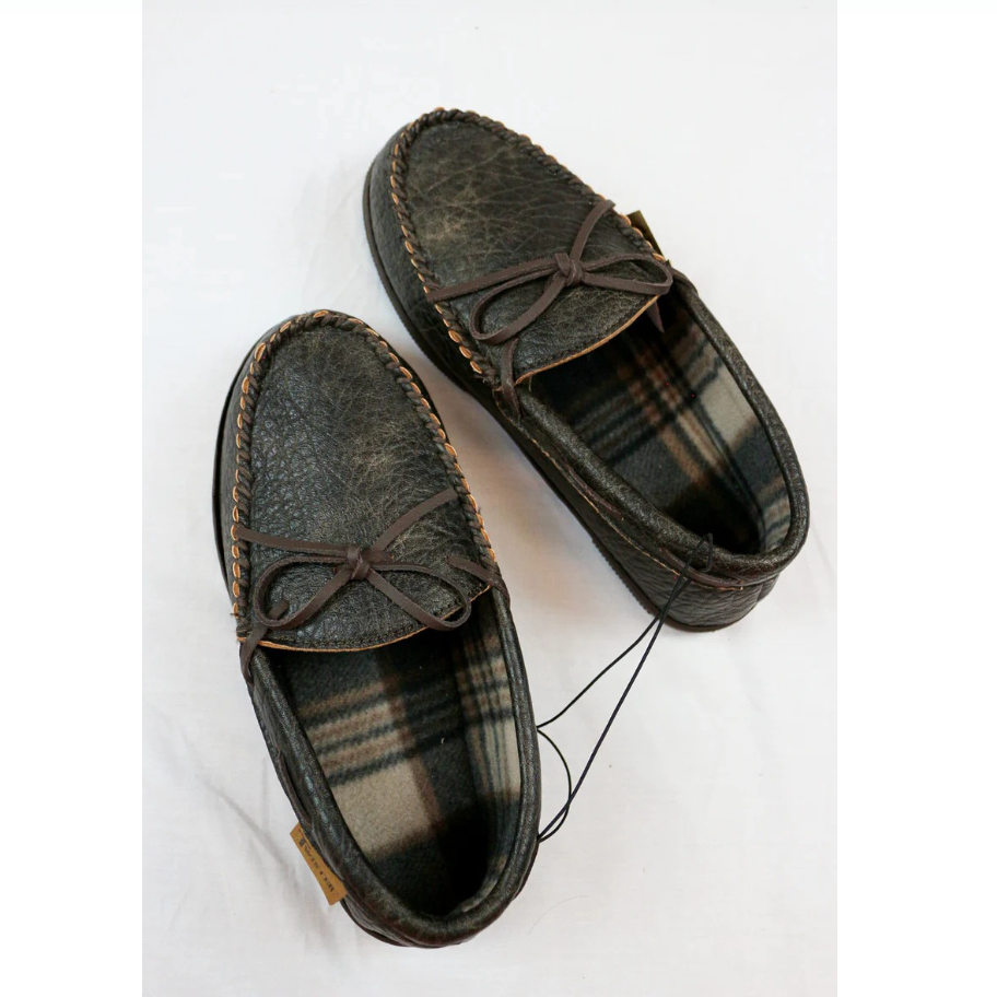 Twister Men's Jason Moccasin Slippers in Brown