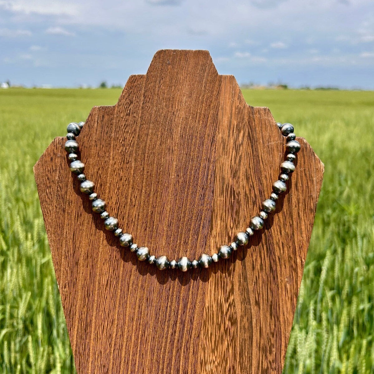 Thunder & Stone 16" Authentic Alternating Navajo Pearl Necklace