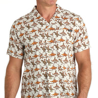 Cinch Men's Short Sleeve Bronc-A-Saurus Camp Shirt in Cream
