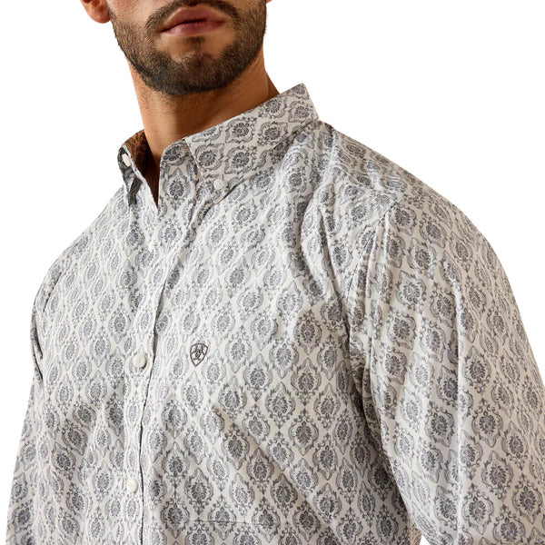 Ariat Men's L/S Poe Fitted Button Down Shirt in White Medallion Print