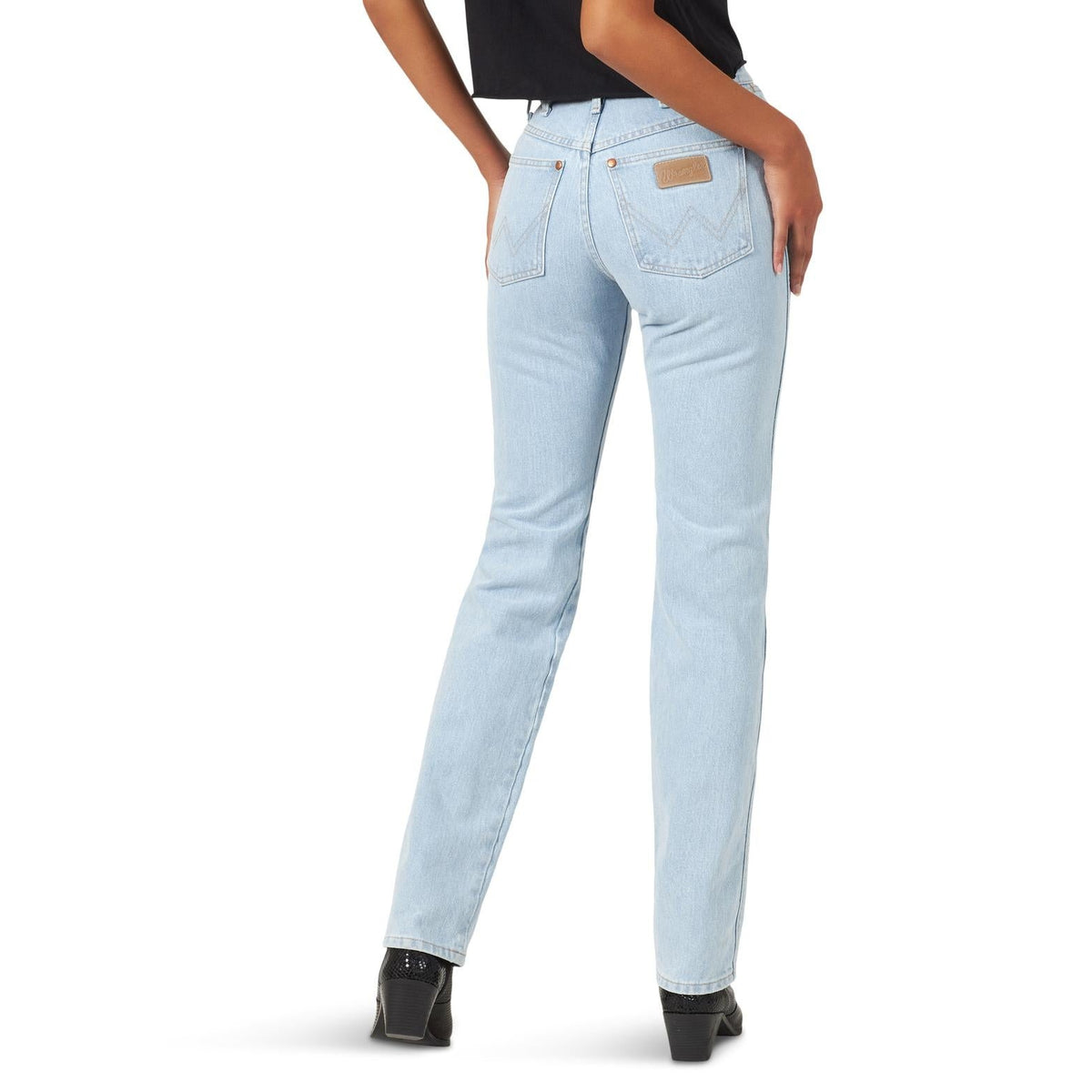 Wrangler Women's Cowboy Cut Slim Fit Jean in Bleach Wash