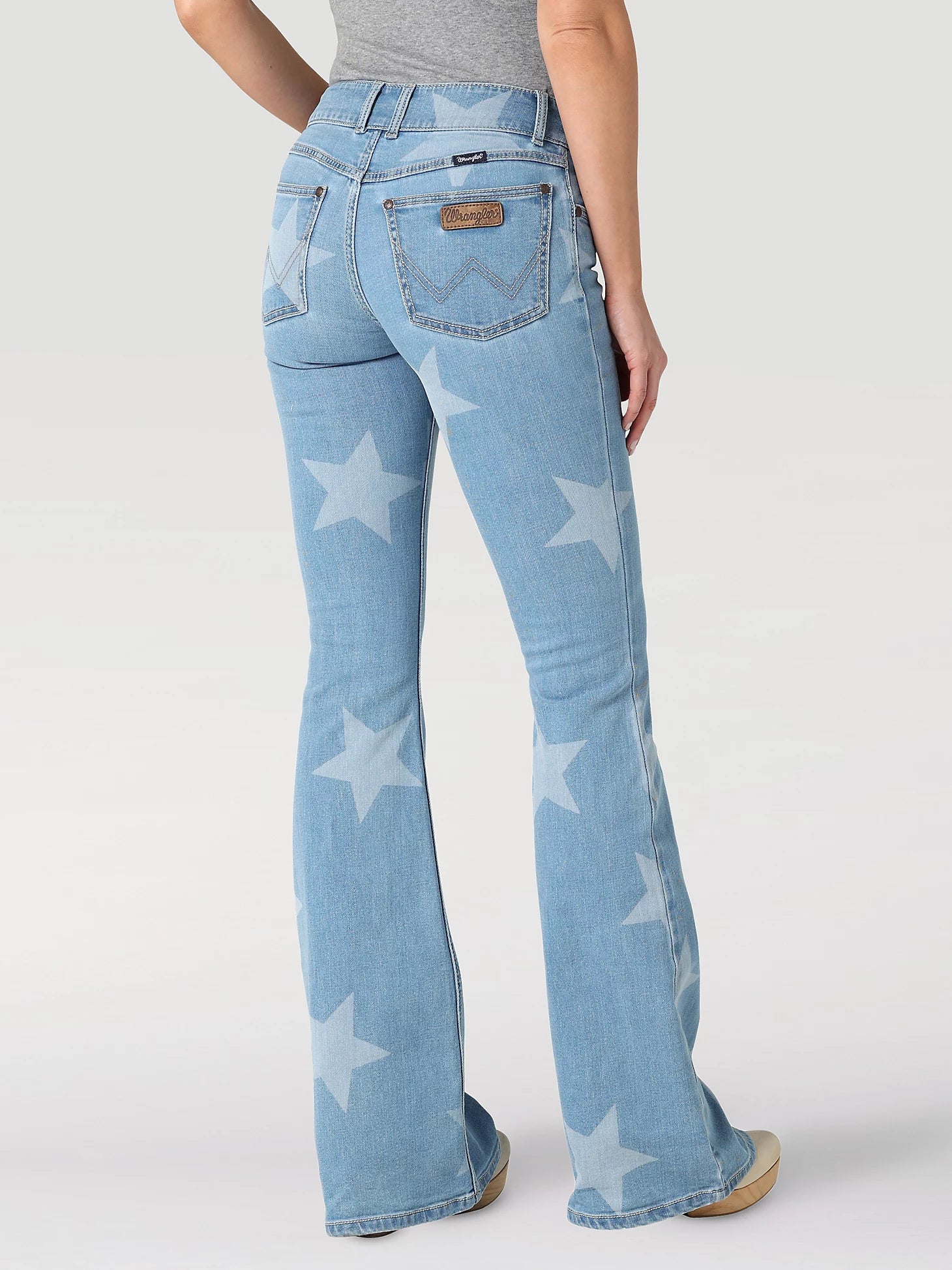 Exclusive: Wrangler & ModCloth Collaborate On A Size-Inclusive Collection | Women  jeans, Wrangler jeans, Fashion